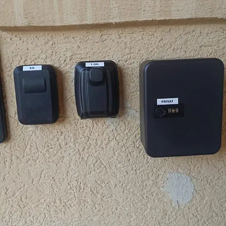 Uebernachtungen 75 M2 Grosser Parkplatz Wlan 1 Stock Im Haus *