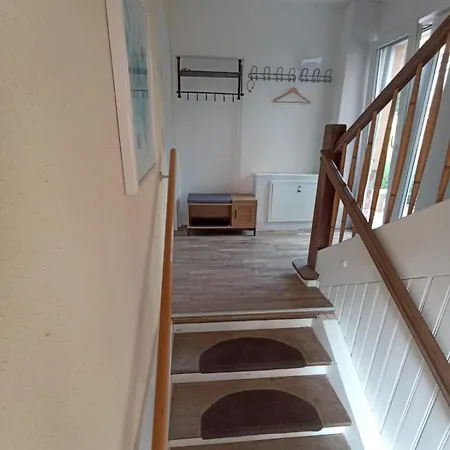 Uebernachtungen 75 M2 Grosser Parkplatz Wlan 1 Stock Im Haus