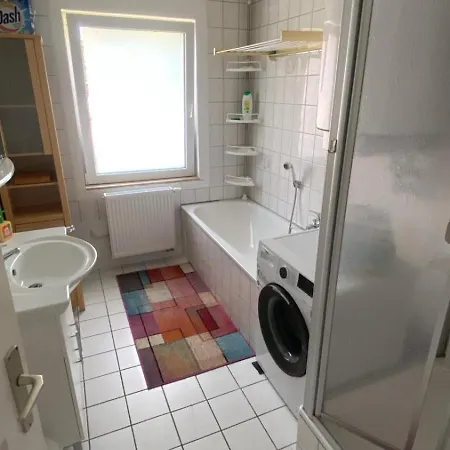 Uebernachtungen 75 M2 Grosser Parkplatz Wlan 1 Stock Im Haus *