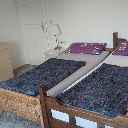 Uebernachtungen 75 M2 Grosser Parkplatz Wlan 1 Stock Im Haus