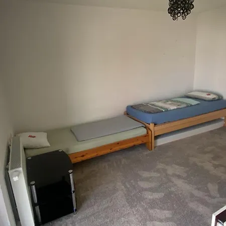 Uebernachtungen 75 M2 Grosser Parkplatz Wlan 1 Stock Im Haus Appartement *